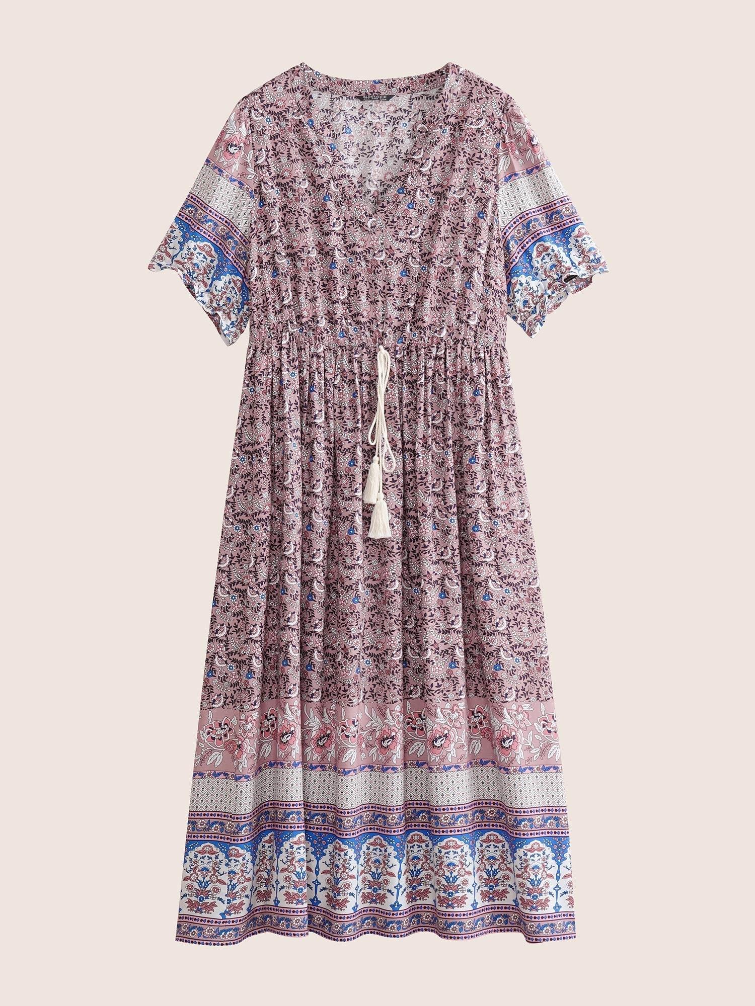 Vestido de estampado boho con borlas y tirantes con aberturas